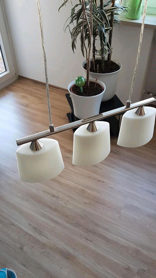 Moderne Wohn/Esszimmer Lampe 3xE14 40w mit variabler Höhe in Tegernheim