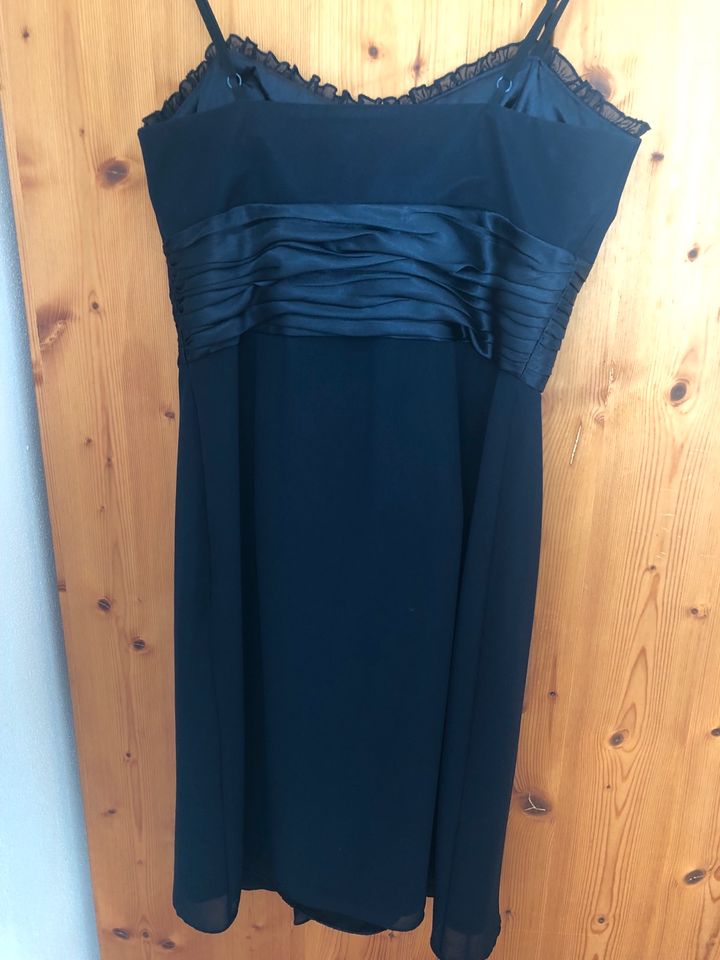 Kleid mit Bolero von Montego in Buttenwiesen