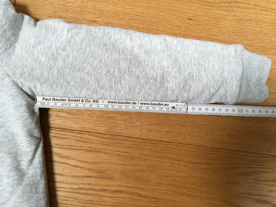 flauschige Kapuzen Sweat Jacke PEPE JEANS Silber Grau Gr. 140 in Leipzig