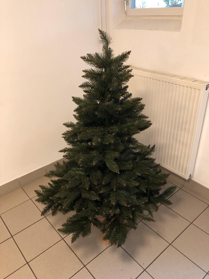 FAIRYTREES KÜNSTLICHER WEIHNACHTSBAUM NORDMANNTANNE 150 CM in Flensburg