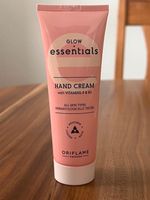 Oriflame® ESSENTIALS Glow Essentials Handcreme mit Vitamin E & B3 Nordrhein-Westfalen - Nordkirchen Vorschau