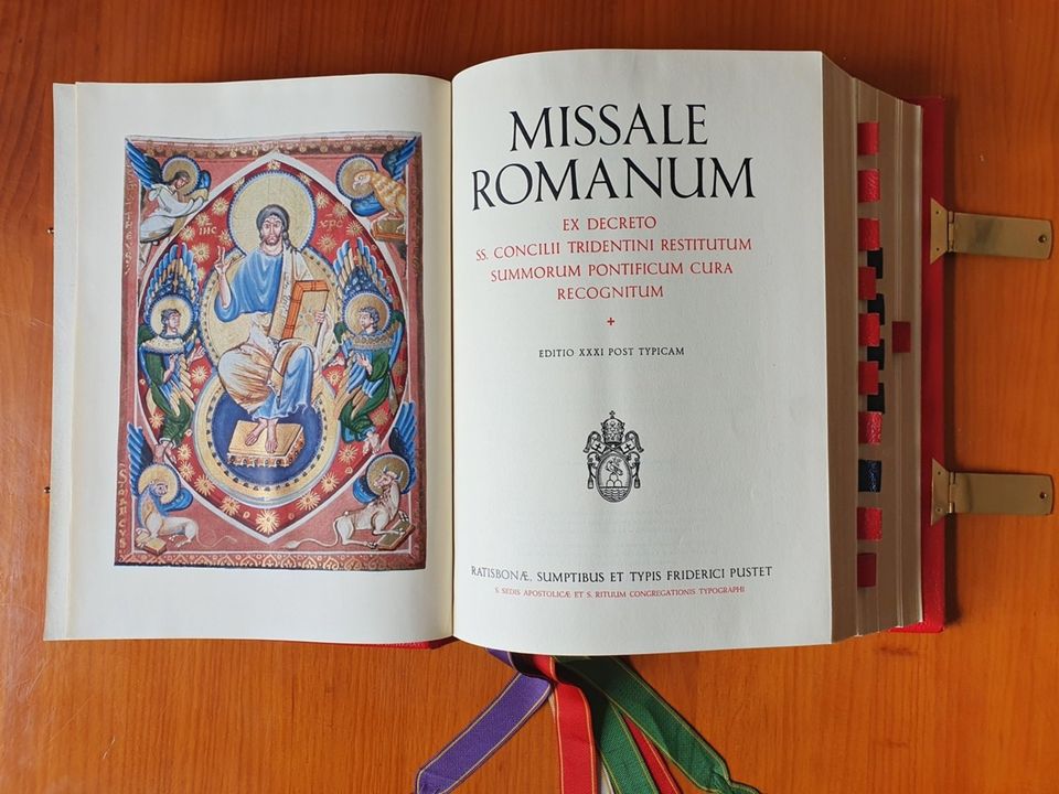 1957 Missale Romanum JHS mit Verschluss und im Schuber in Berlin