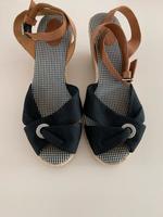 TOMMY HILFIGER WEDGES SANDALEN GR 41 SCHWARZ Nordrhein-Westfalen - Ratingen Vorschau