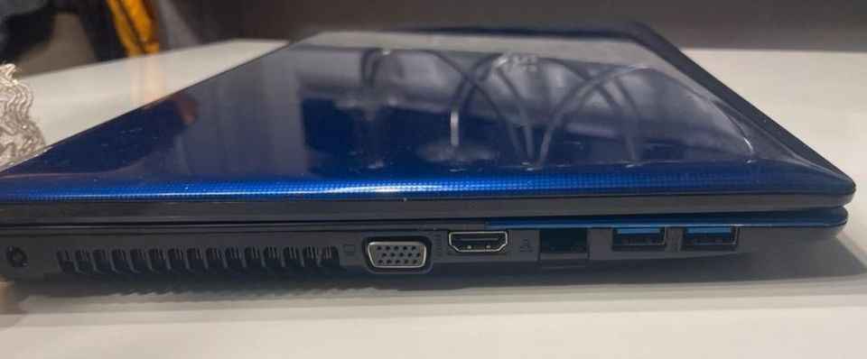 Asus Laptop mit Windows 11 Home (8 GB Arbeitsspeicher) in Demmin