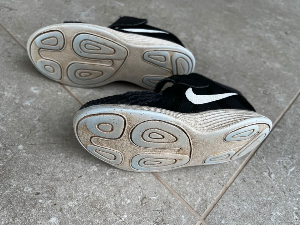 Nike Turnschuh Gr. 27 in Erfurt