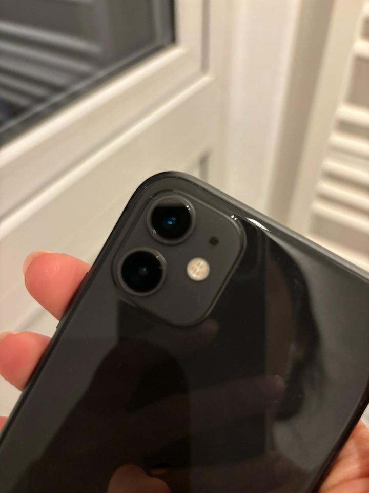 Iphone 11 / Schwarz 128 GB in Hannover