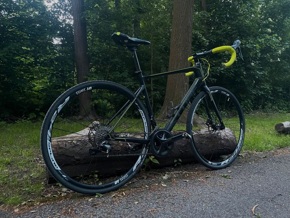 CUBE ATTAIN GTC SL Carbon Disc Gravelbike / Cyclocross / Rennrad in Dortmund
