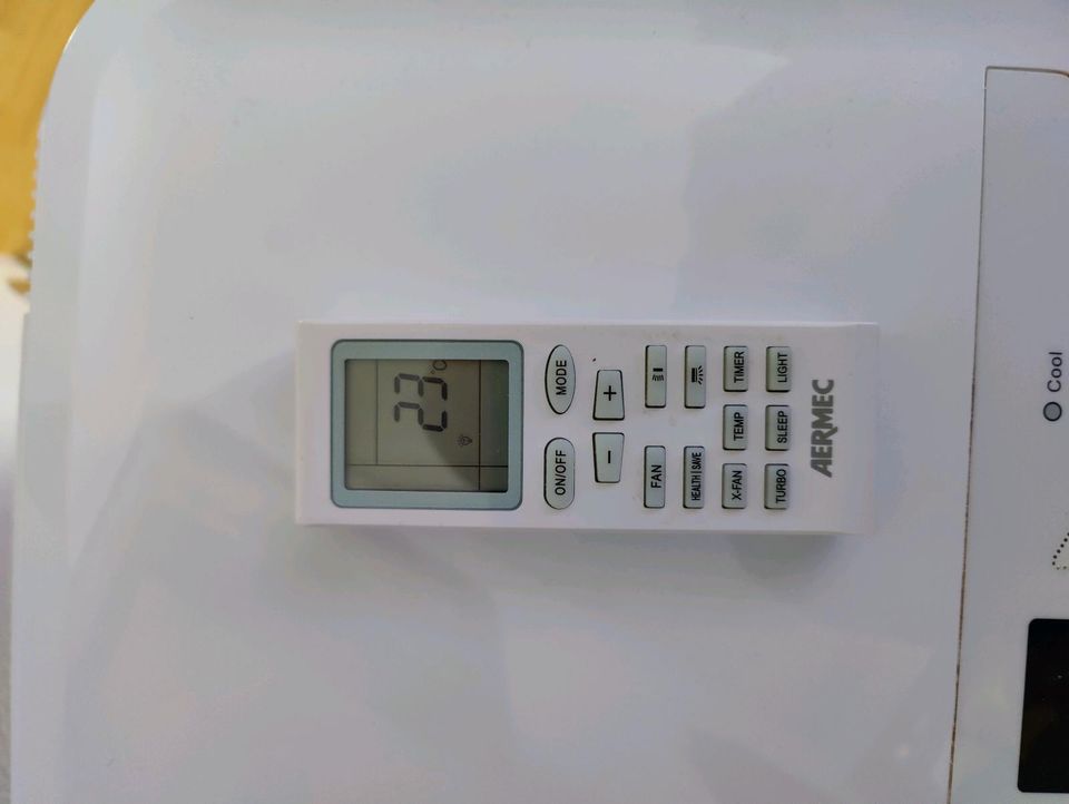 Wenig benutzte mobile Klimaanlage von Aermec PSD300 in Monheim am Rhein