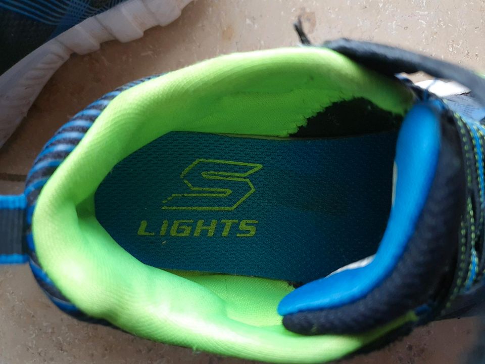 Sneaker Sketchers Light 27 mit LED in Karlsruhe