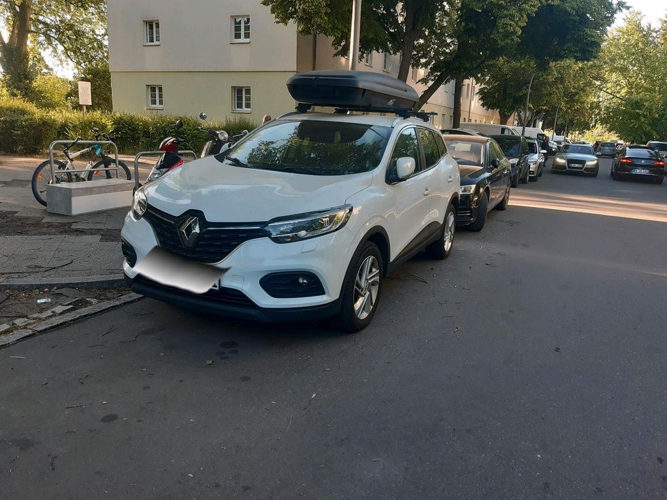 Renault Kadjar Automatik 140ps, mit Dachbox in Berlin