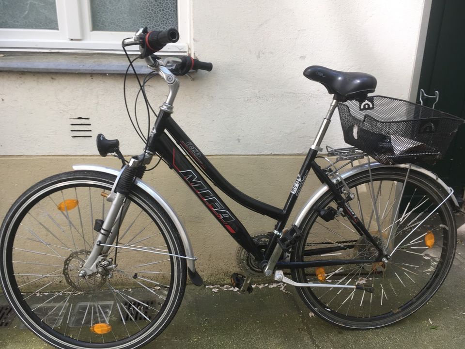 Mifa Trekking 28 er mit Scheibenbremsen in Berlin