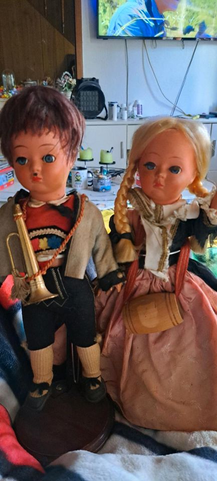 Antike  Sammler Puppen in Büchel