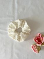 Scrunchie Weiss gold aus Samt Handmade Hessen - Dietzenbach Vorschau