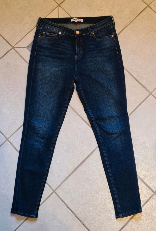 Tommy Hilfiger Jeans, Damen, Gr.  W32/L30 in Gau-Odernheim