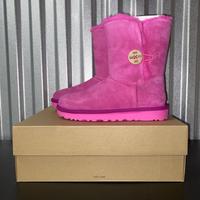 Original UGG Bailey Button PINK * Größe 37 * NEU Bayern - Fürstenfeldbruck Vorschau