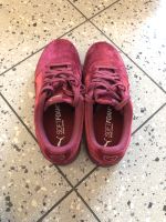 Puma Sneaker Turnschuhe Gr. 40,5 neu rot Samt Hessen - Weiterstadt Vorschau