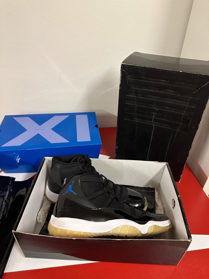 Nike Air Jordan 11 Space Jam 2009 Gr.45 wie NEU in Lottstetten