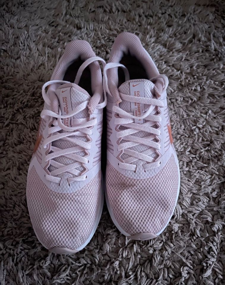 Nike Schuhe rosa Gr 38 in Hattingen