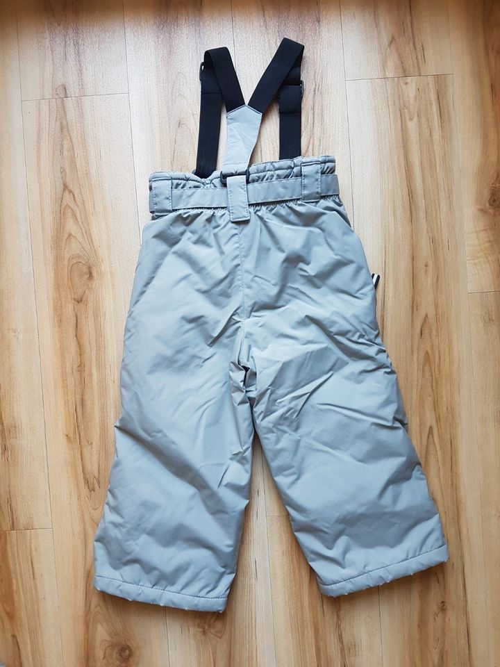 Scout wattierte Skihose Outdoorhose Schneehose Hose grau Gr. 92 in  Brandenburg - Elsterwerda | Babykleidung Größe 92 kaufen | eBay  Kleinanzeigen ist jetzt Kleinanzeigen