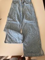 Jeans gerade mit breitem Bein gr 134 NEU Kr. München - Unterföhring Vorschau