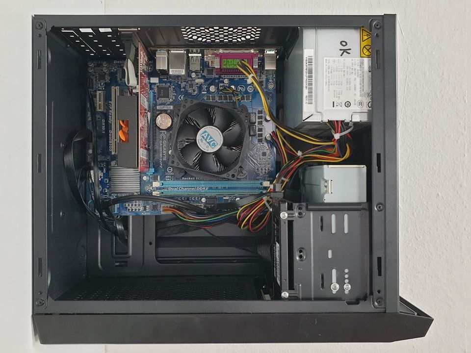 Gigabyte Windows XP Gamer PC 4GB i3 3,30GHz 256GB SSD GF430 1GB in Fellbach