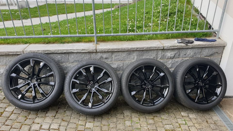 Neue BMW G01 G02 X3 X4 20" M-Style 699 Jetblack Sommerräder in Hutthurm