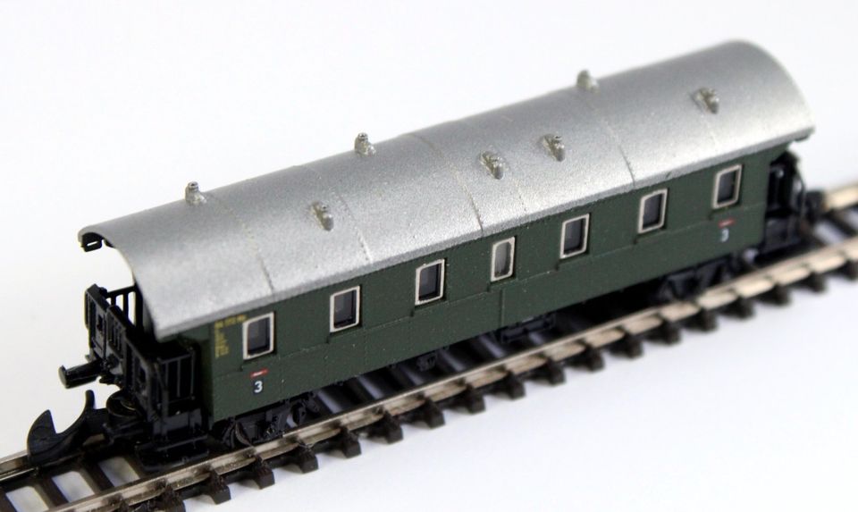 Märklin Mini Club Spur Z Personenwagen alt grün Eisenbahn Waggon in Kammerforst