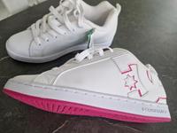 Turnschuhe Sneakers DC weiß Größe 38 München - Thalk.Obersendl.-Forsten-Fürstenr.-Solln Vorschau