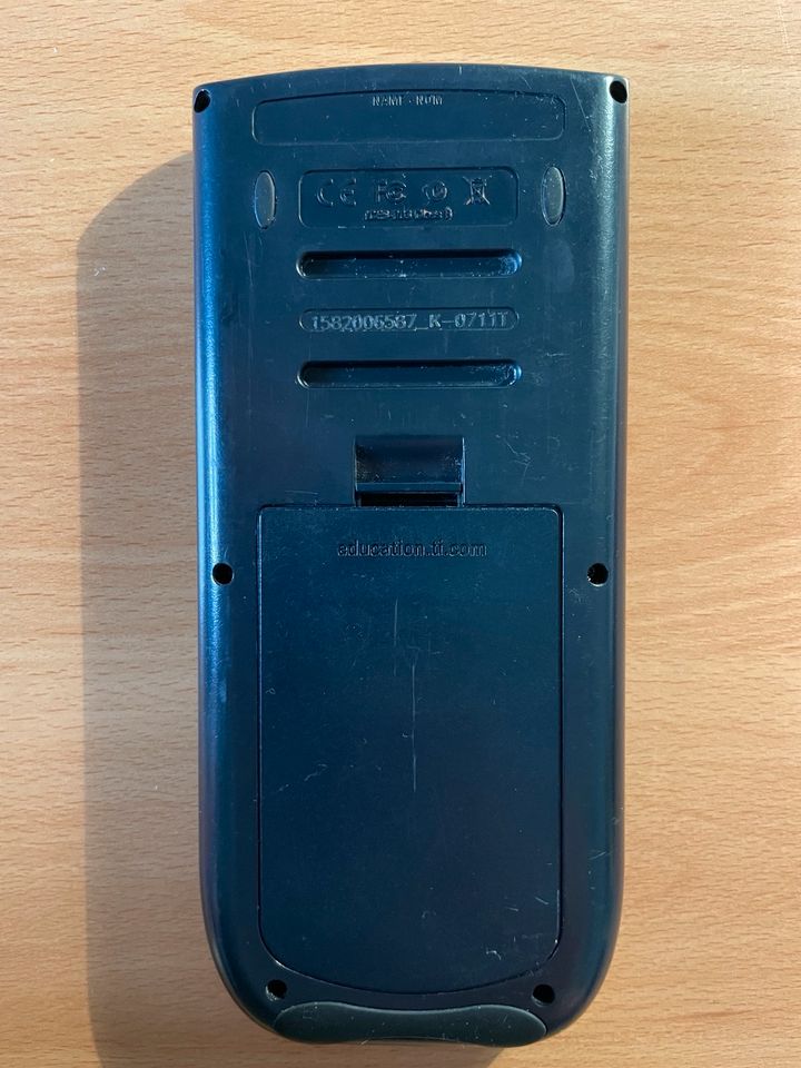 Taschenrechner TI-84 Plus (gebraucht, Texas Instruments, Studium) in München