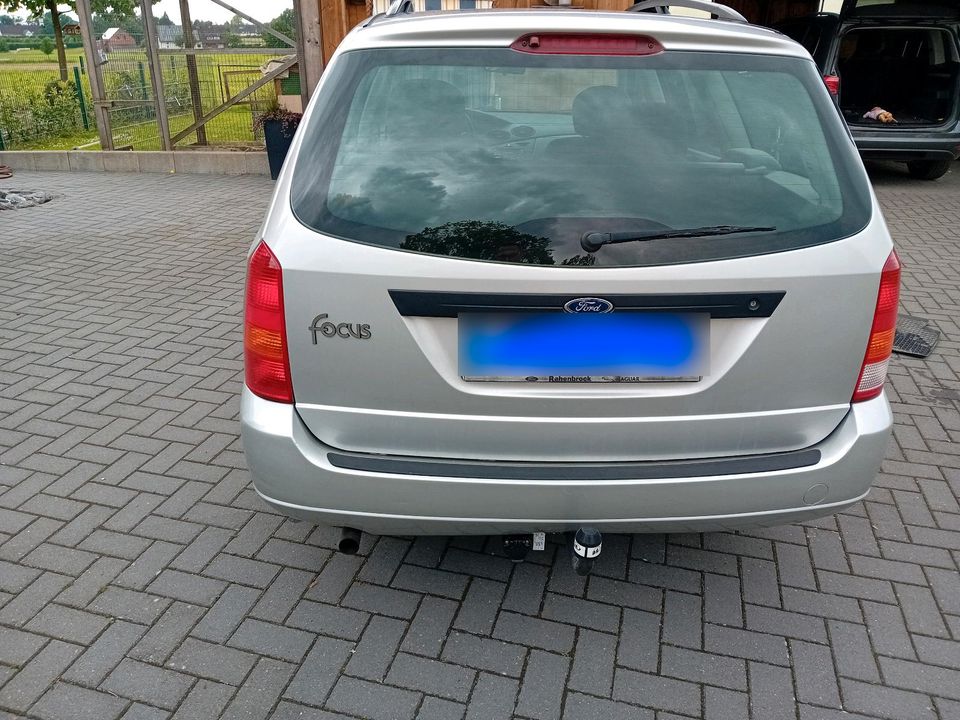 Ford Focus Kombi AHK in Borgholzhausen