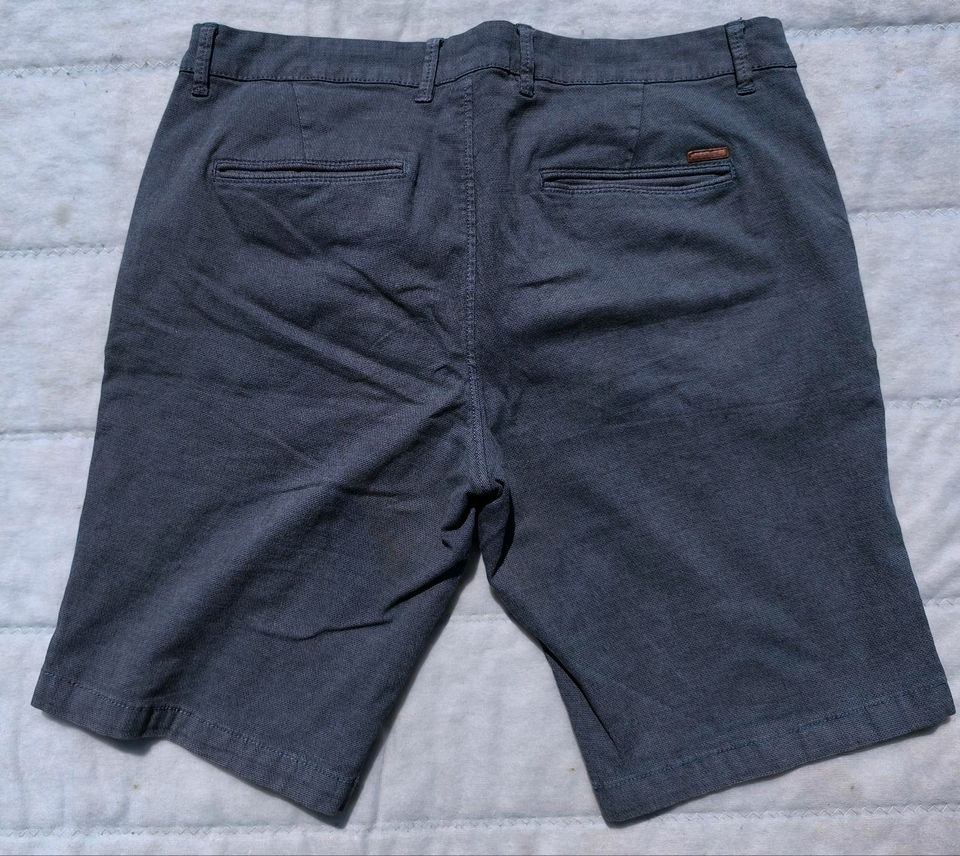 Jack & Jones kurze Hose Shorts Größe XL in Aurich