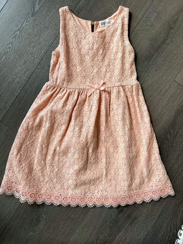 Schickes Rosa Spitzenkleid H &M Gr 122/128 - in Neustadt am Rübenberge