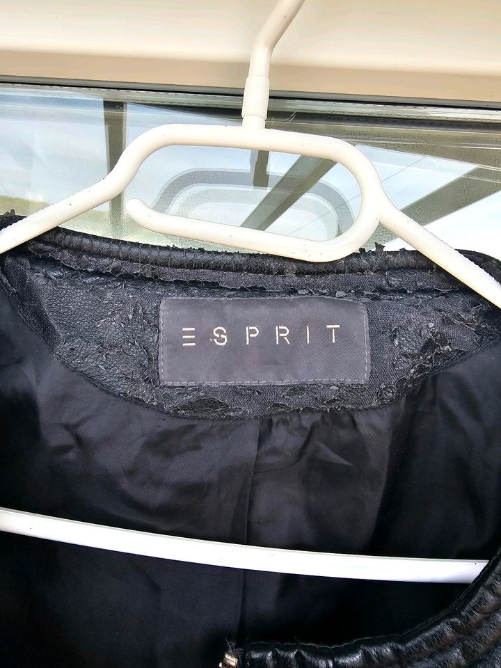 Gr.S Esprit Jacke in Weilrod 