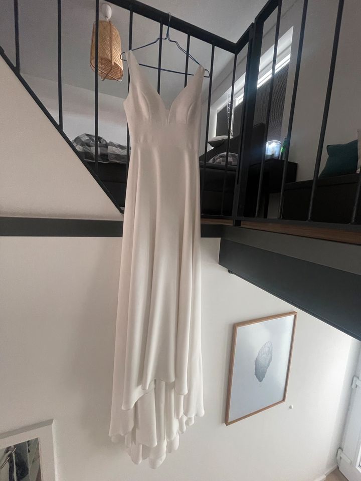 Brautkleid Bianco Anastasia A-Linie Rückenausschnitt und Schleier in Pulheim