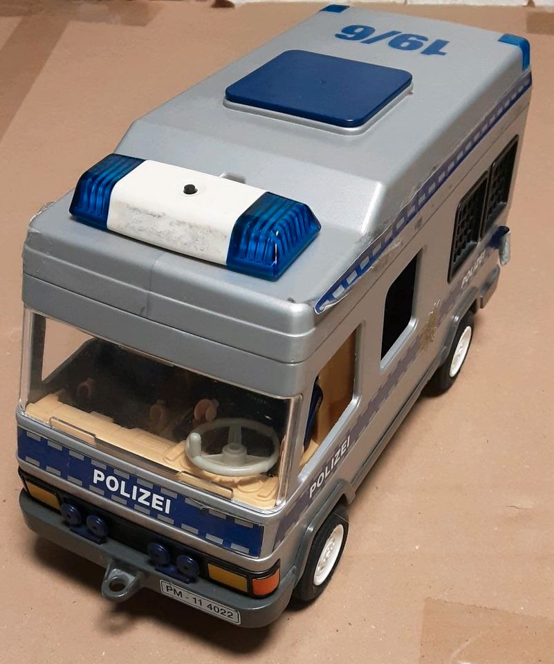 Playmobil 4023 Polizei Mannschaftswagen mit Figuren (ohne OVP) in Frankfurt am Main