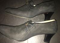 Pumps ~ Schuhe ~ schwarz ~ Größe 39 (6 1/2) - wenig gebraucht Bayern - Triftern Vorschau