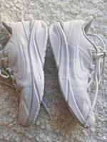 Nike Turnschuhe weiß 36,5 Hessen - Eppstein Vorschau
