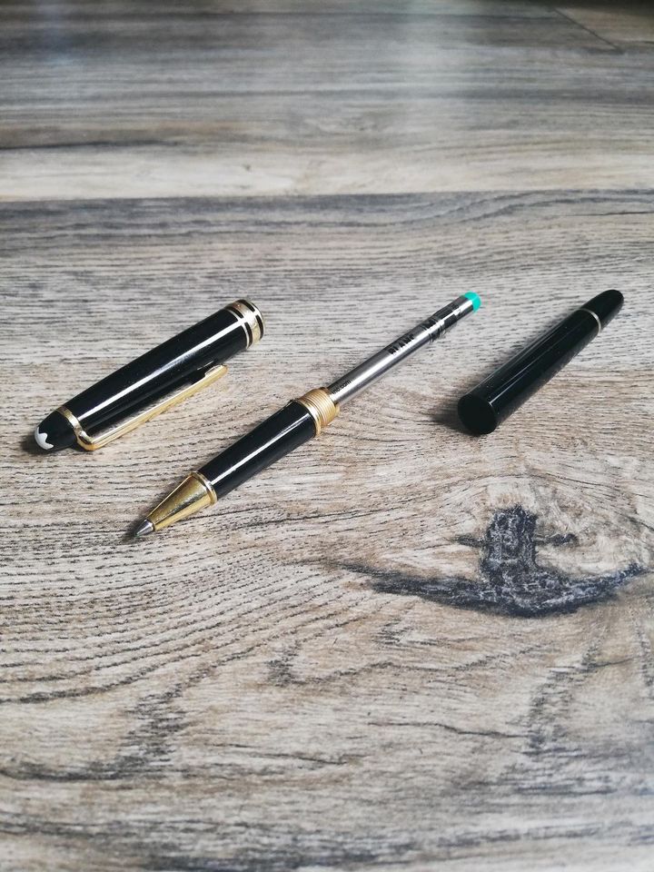 Montblanc Meisterstück Rollerball / Gold mit Lederetui in Boostedt