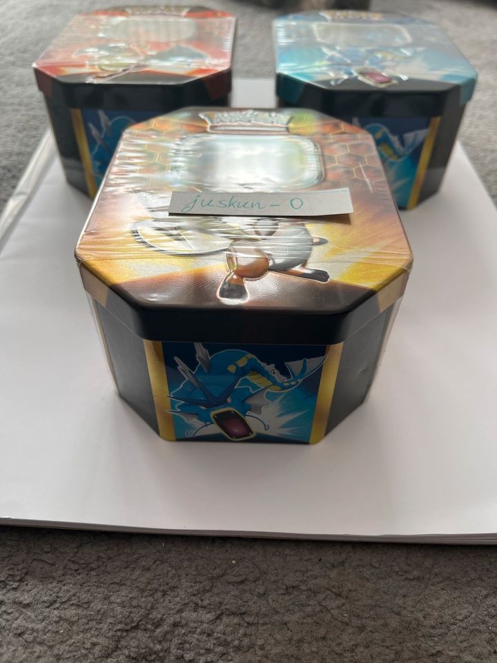 Pokémon Hidden Fates Tin Boxen - OVP - Englisch in Berlin