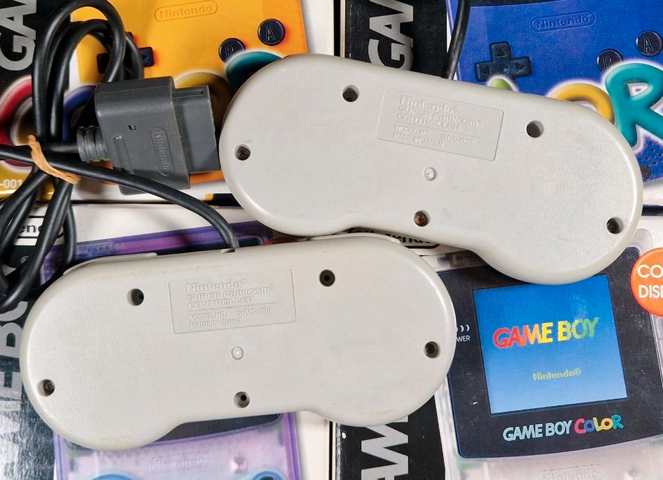 2x Original SNES SFC Super Famicom Nintendo Controller Gereinigt in Frankfurt am Main