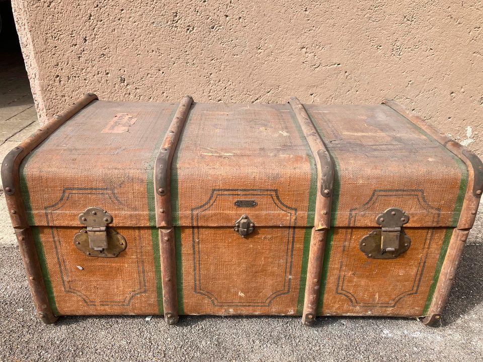 Schrankkoffer Überseekoffer Koffer antik vintage shabby Deko
