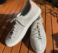 Sehr coole Esprit Sneakers,schmal,in Silber"air-conditioned" Berlin - Wilmersdorf Vorschau