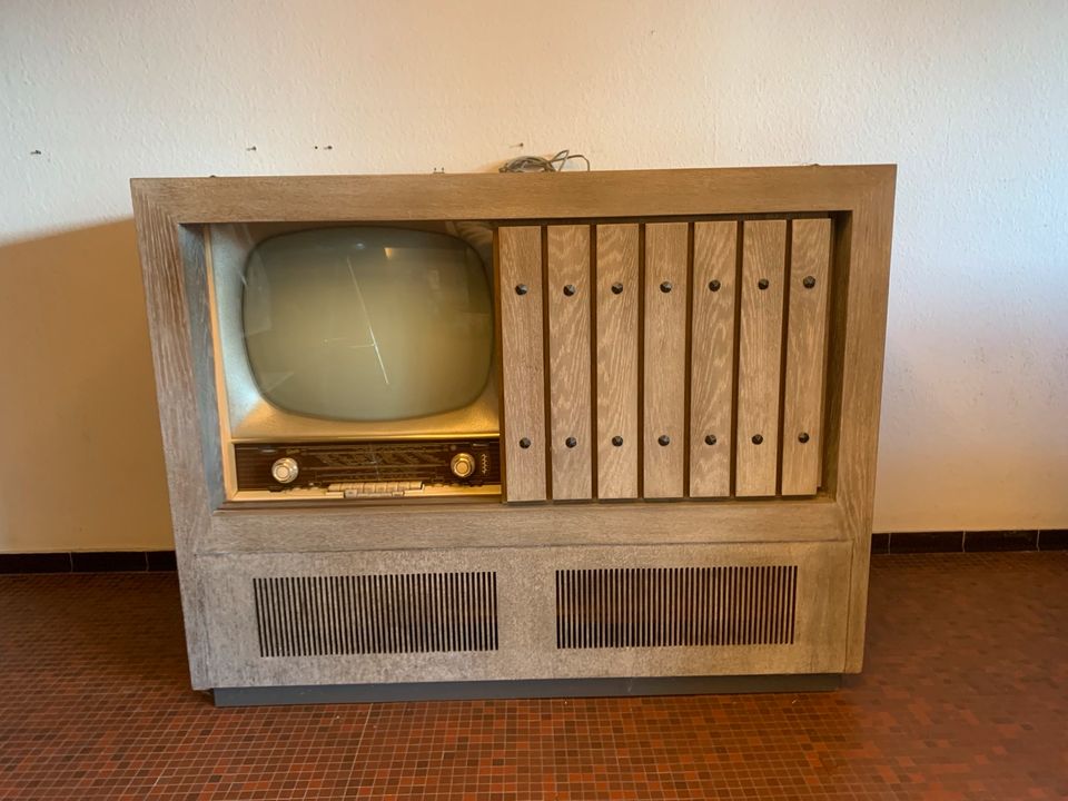 Fernseh- und HiFikommode 60er Jahre Graetz Grundig in Freiburg im Breisgau