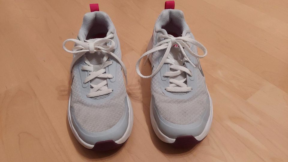 Nike Wearallday Sneaker grau pink Größe 36 in Hohnhorst