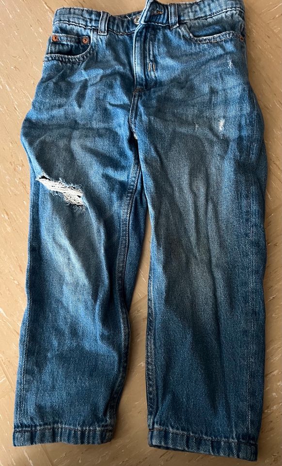 Zara Jeans im Loose Fit, Gr. 128 in Rosdorf