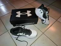 neuwertige under armour Schuhe sneaker 40.5, inkl Versand Hessen - Erbach Vorschau