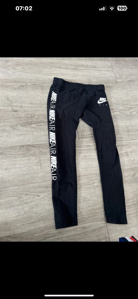 Schwarze Nike Air Leggings Gr. 146/ 152 in Wilhelmshaven