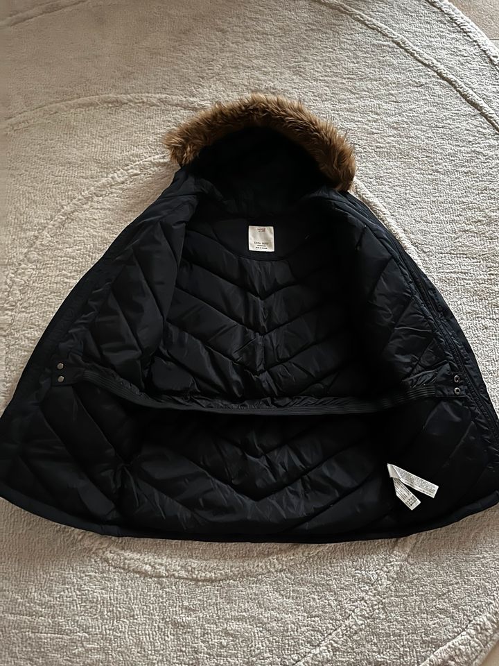 Winterjacke ZARA Boys Gr. 152 Dunkelblau Fellkapuze in Ingolstadt