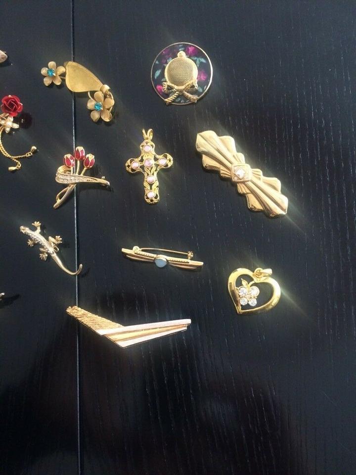 Div vergoldete Anhänger / Anstecker Broschen... 60/70iger Jahre in Brühl