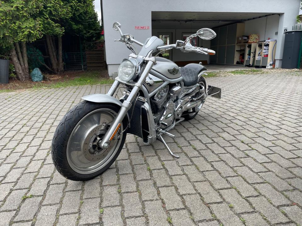 Harley-Davidson V-ROD 100th Anniversary *Heckumbau*2.Hd.* 4520 KM in Halle